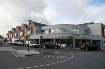 Elm Park Shopping Centre